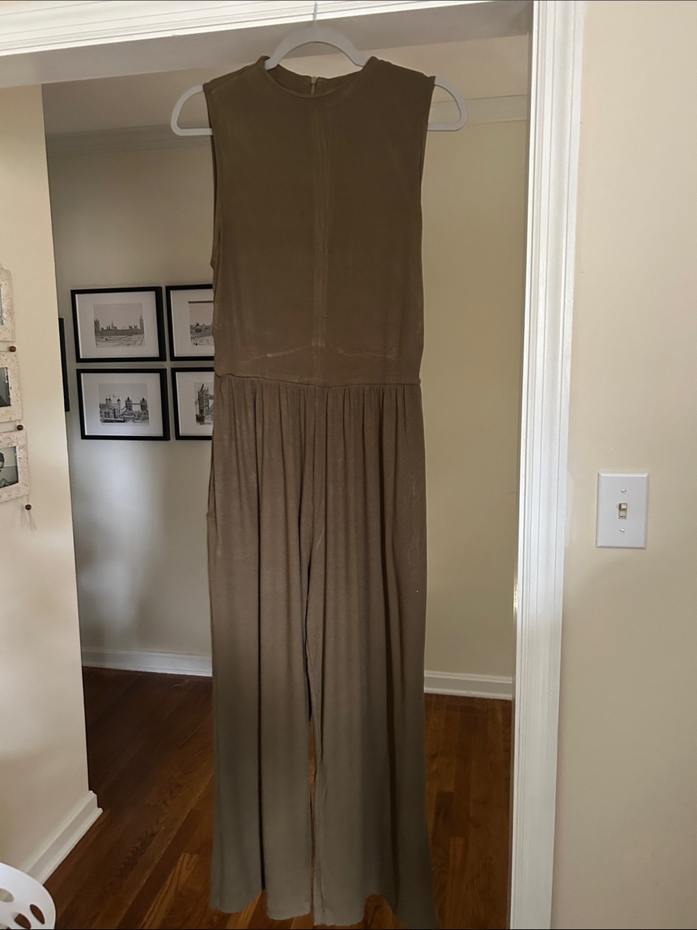 HALARA Ribbed Sleeveless Dress in Olive Brown